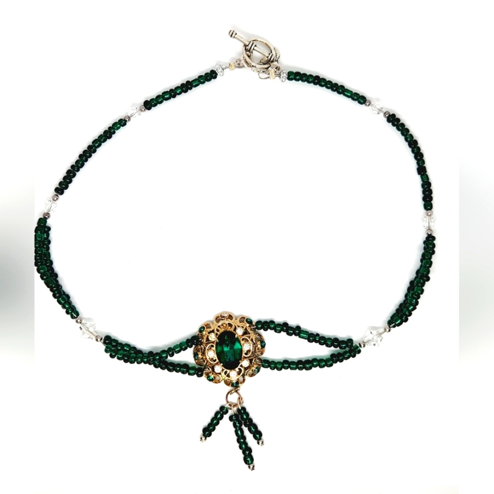 Emerald Green Victorian Look Glass Bead Gold Tone Filigree Tassle Necklace